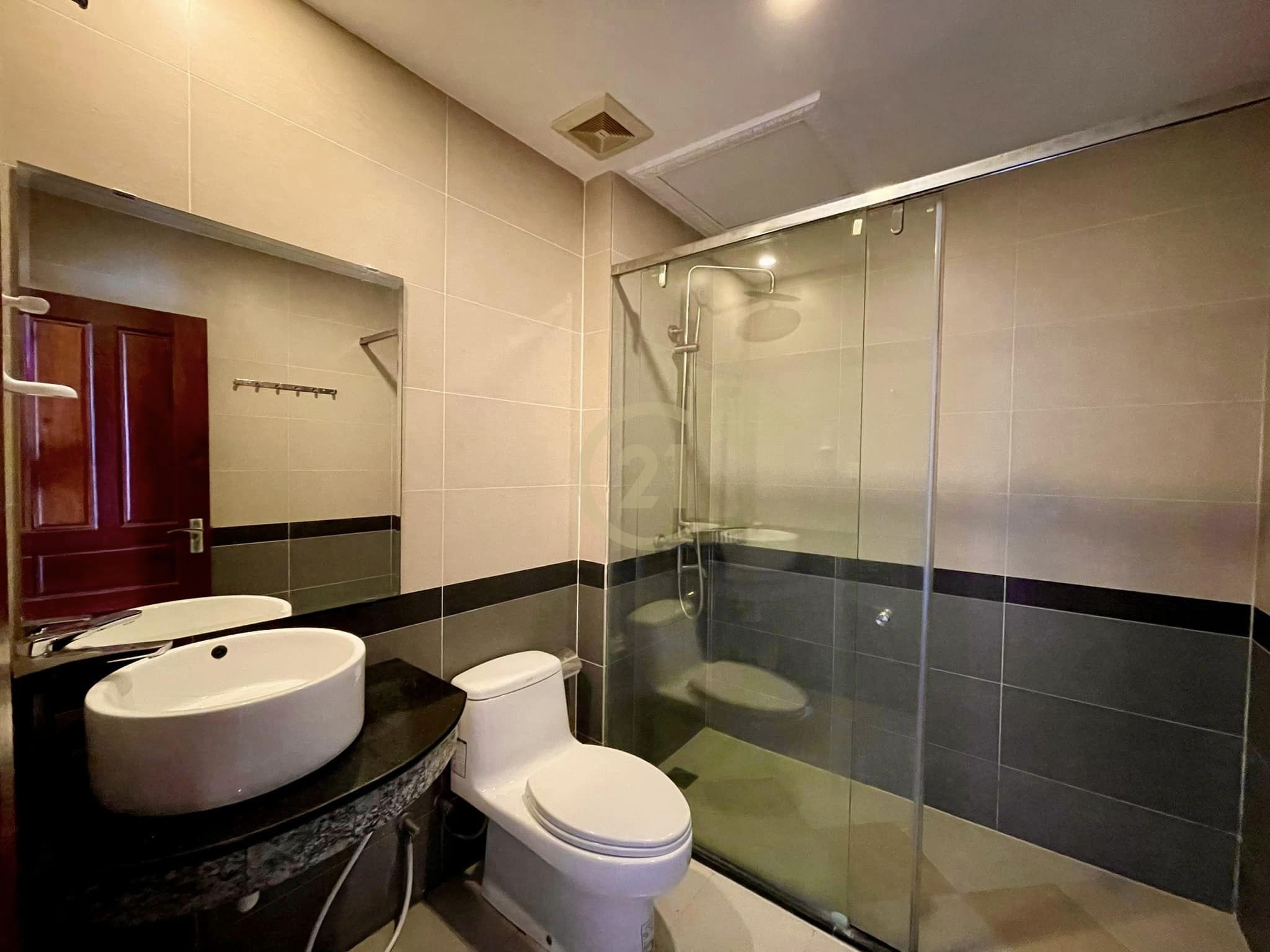 CLASSIC TWO BEDROOM FOR RENT