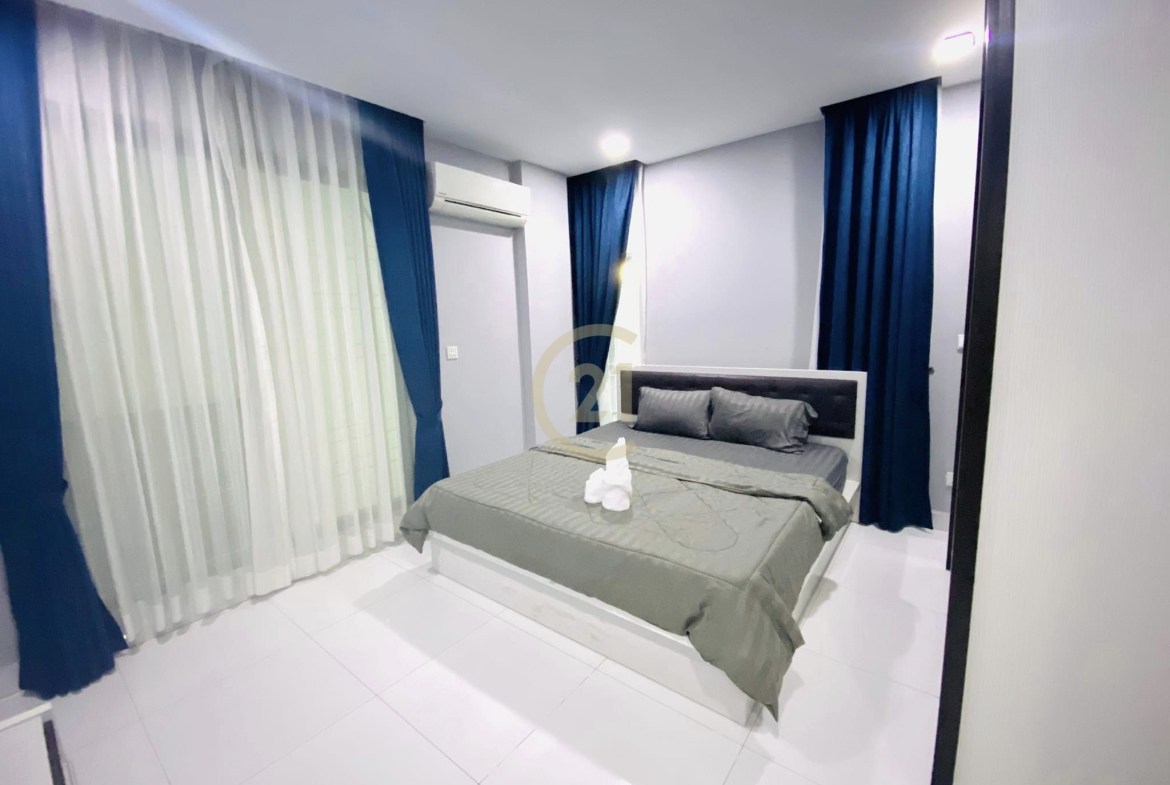 2 Bedroom For Rent At Toul Tom Pong