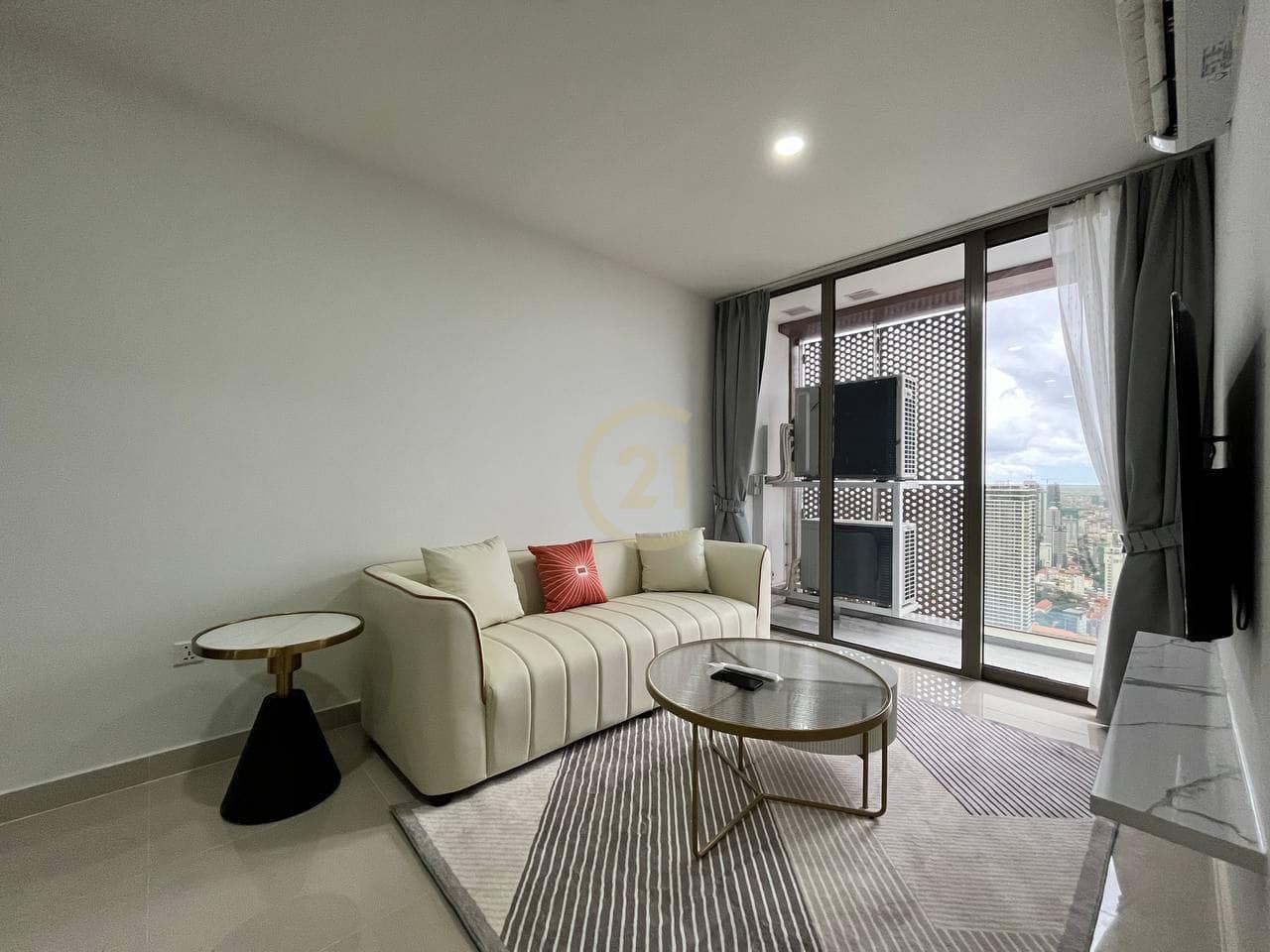 LUXERY THREE BEDROOM FOR RENT