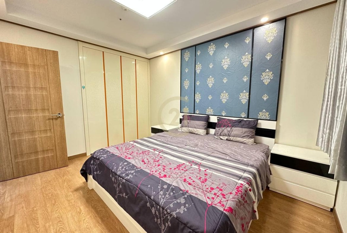 Spacious One Bedroom for rent at BKK1
