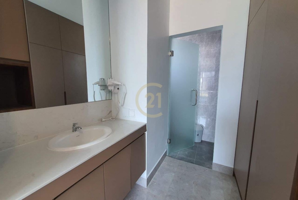 Modern 1 Bed Apartment for rent at Tonle Bassac