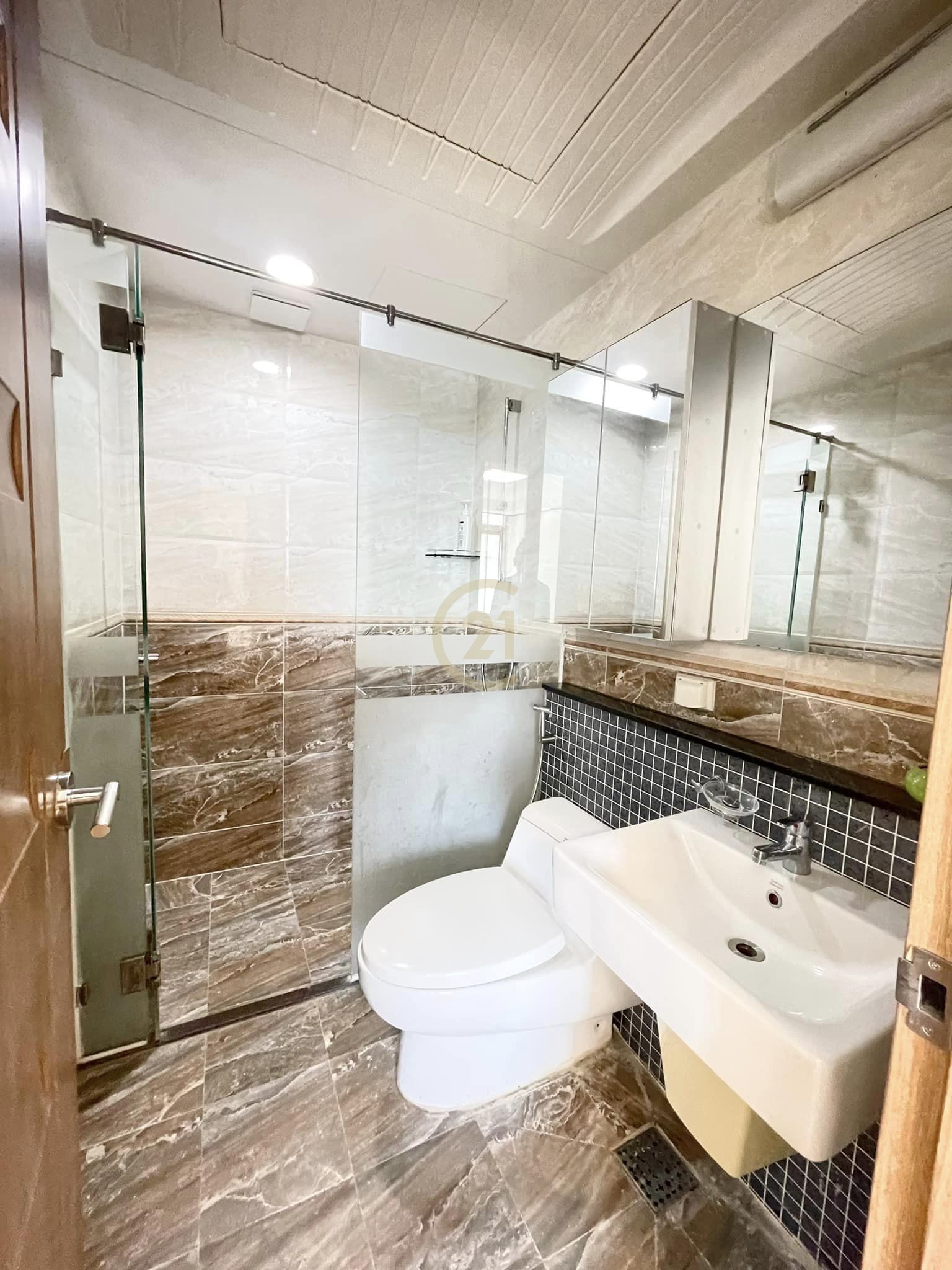 MODERN TWO BEDROOM FOR RENT