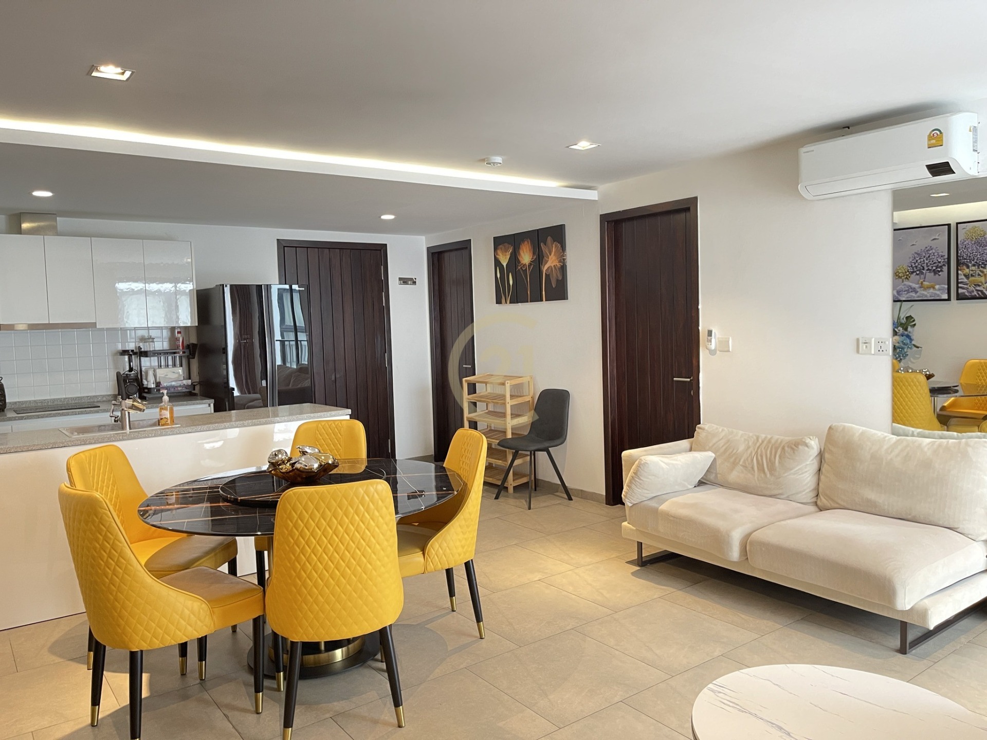 438260233_122098396982302372_424398535534808115_n 2 Bedroom Apartment For Rent At Chak Angrae Leu