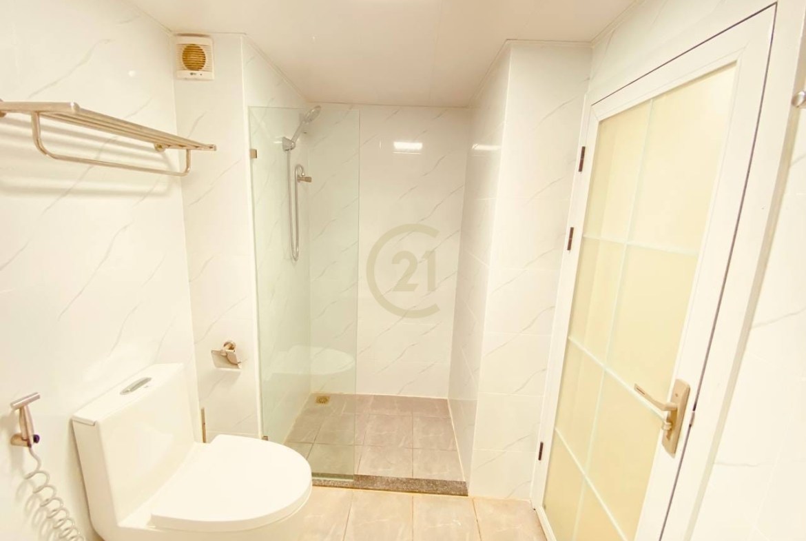 Brand New: Smart Loft 12th floor available For Rent