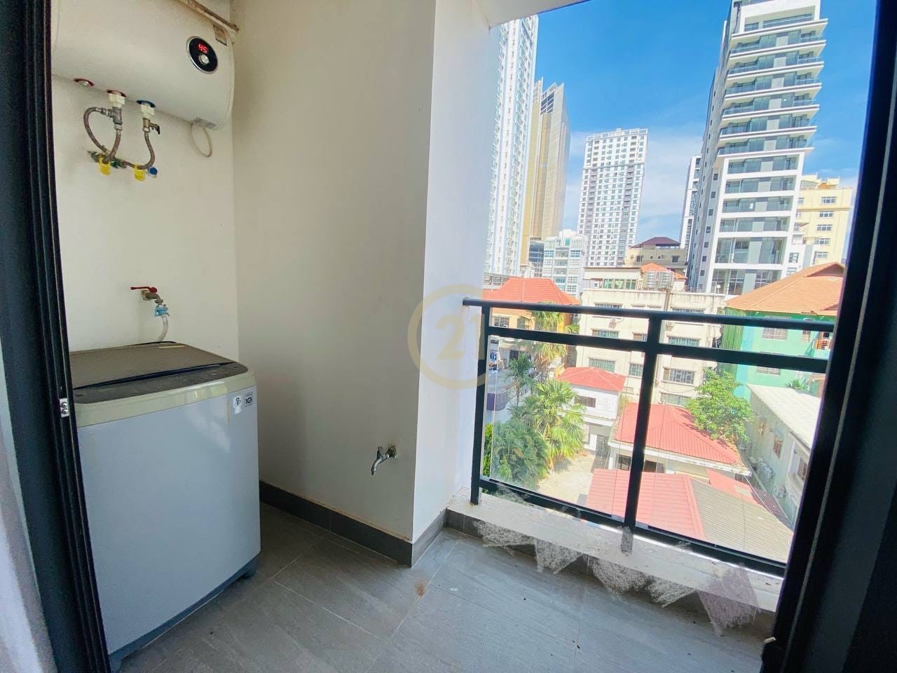 439437908_308340232302670_6066861135958591526_n Modern 3 Bed Apartment for rent at BKK1
