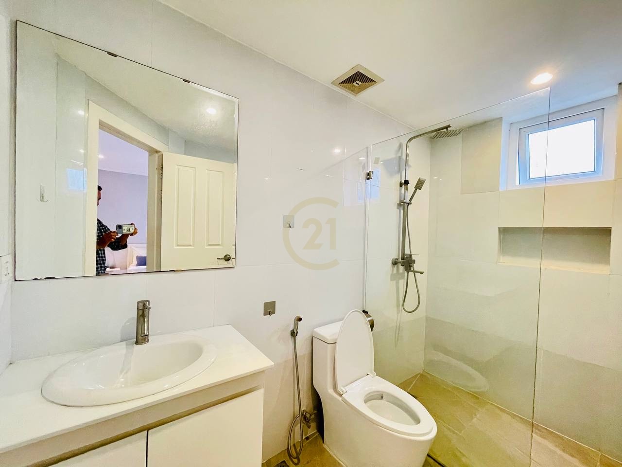 VINTAGE TWO BEDROOM FOR RENT
