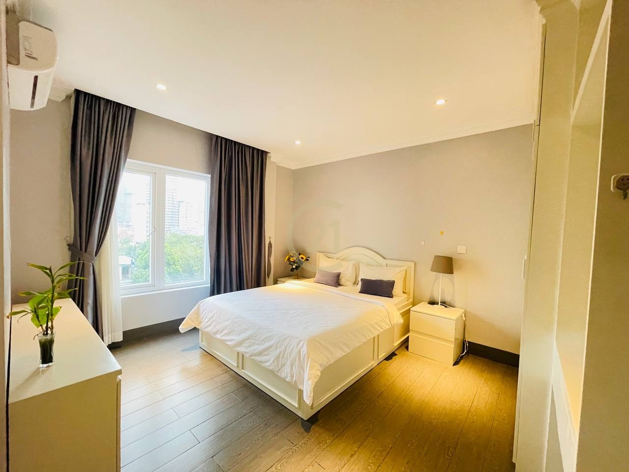 VINTAGE TWO BEDROOM FOR RENT