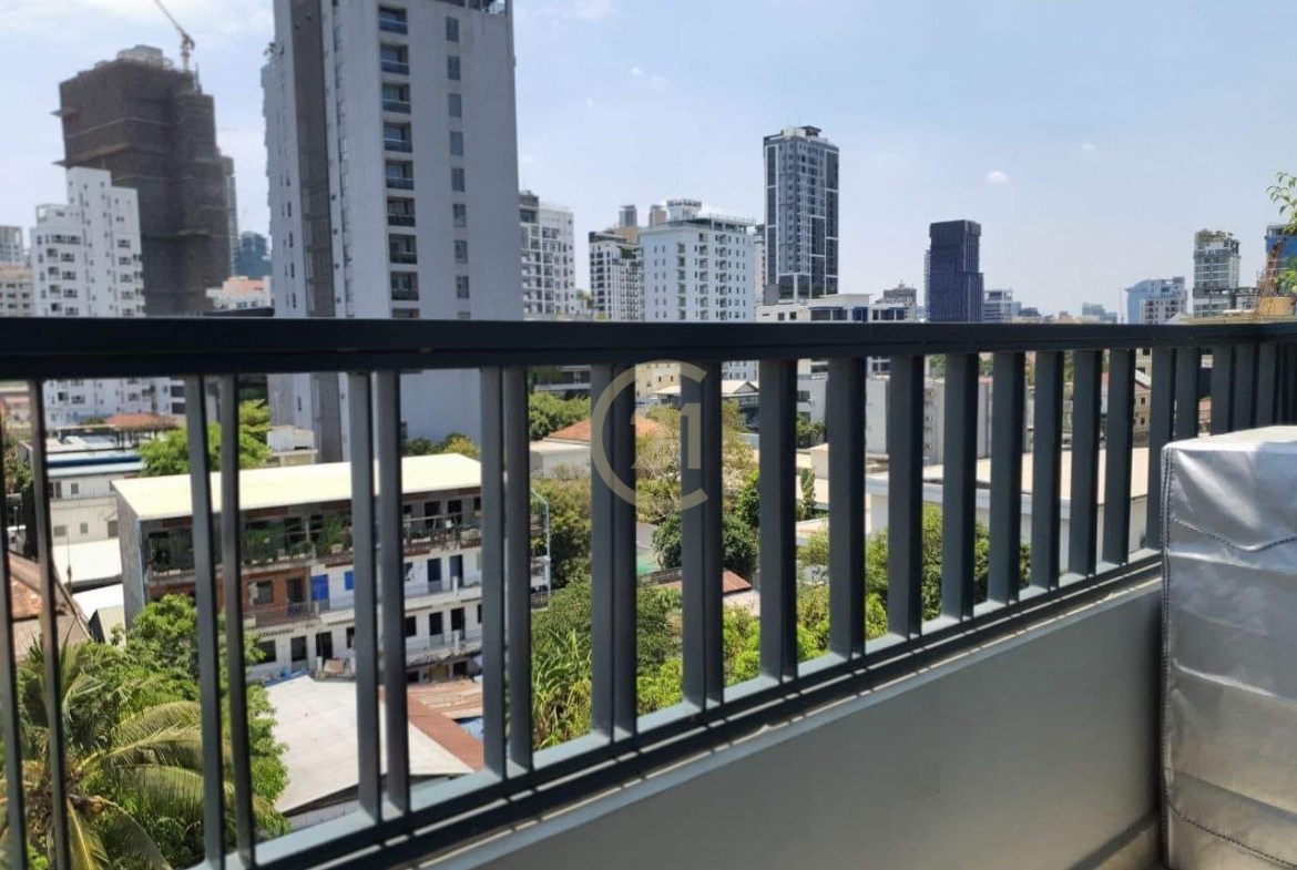 Modern 1 Bed Apartment for rent at Tonle Bassac