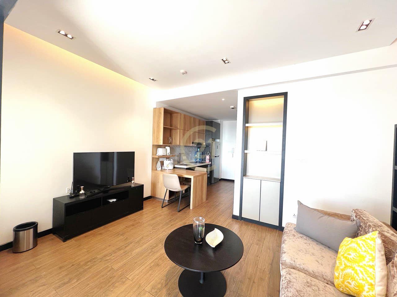 VINTAGE ONE BEDROOM FOR RENT