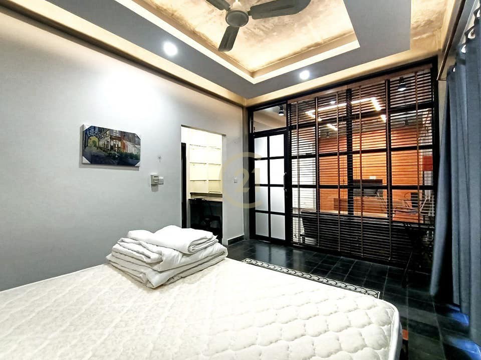 WESTERN ONE BEDROOM FOR RENT