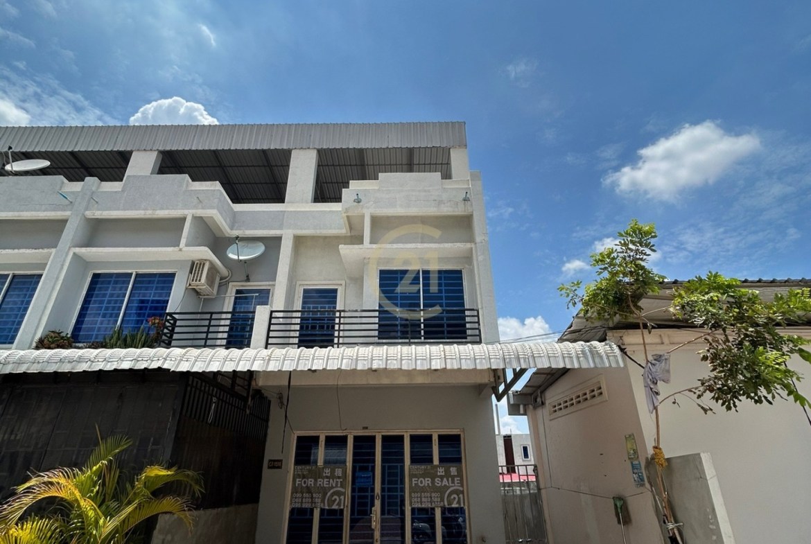 Flat House For Sale At Chaom Chau