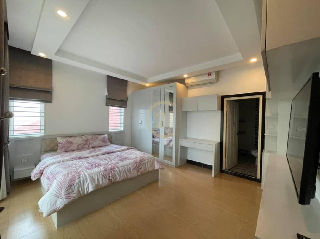 Two bedroom for rent at Russian market