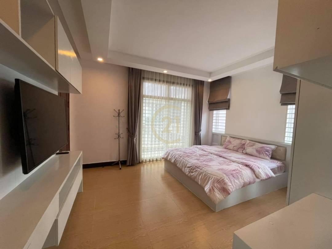Two bedroom for rent at Russian market