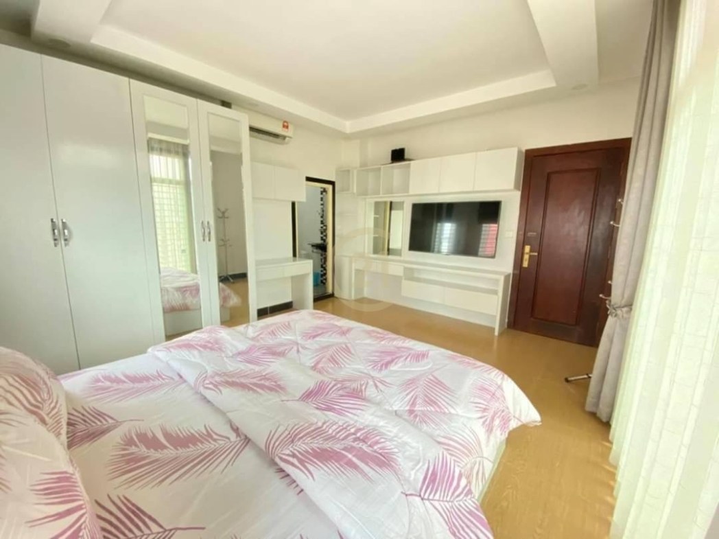 Two bedroom for rent at Russian market