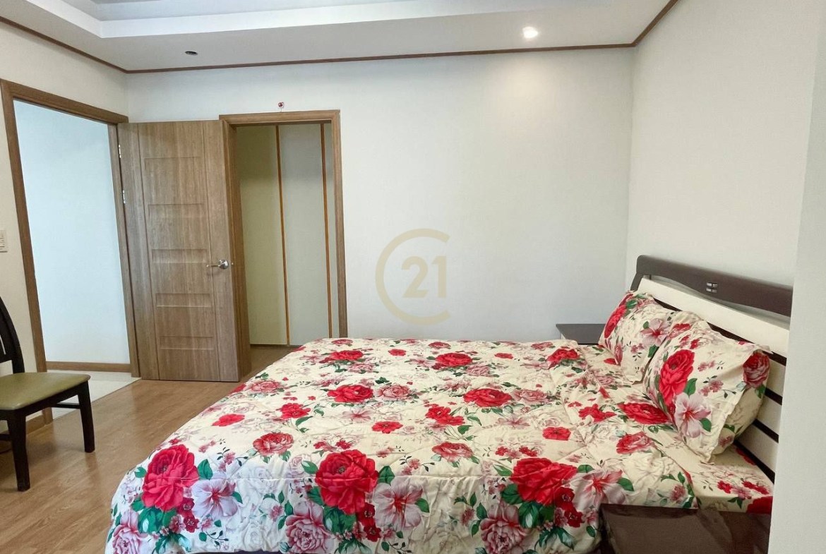 One bedroom for rent at Decastle Royal