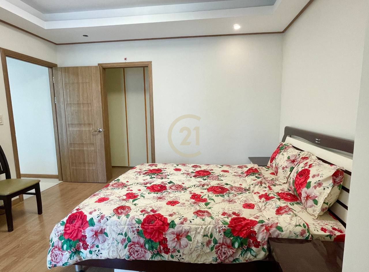One bedroom for rent at Decastle Royal