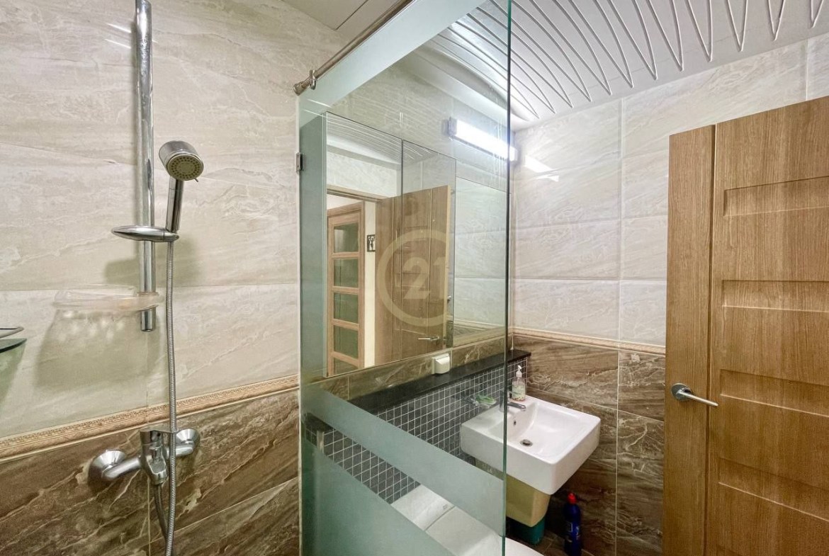 One bedroom for rent at Decastle Royal