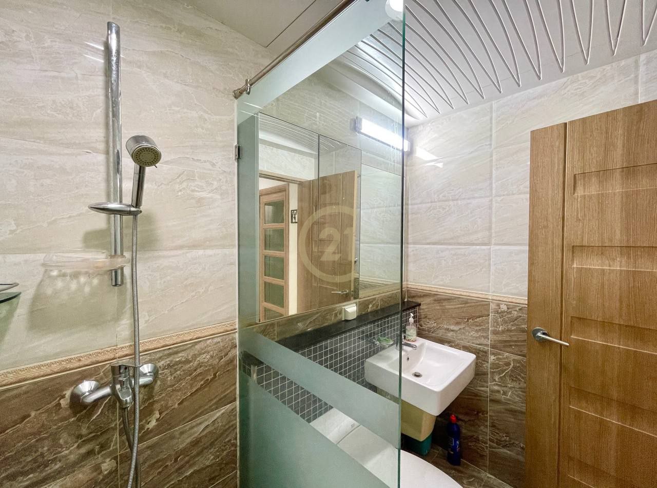 One bedroom for rent at Decastle Royal