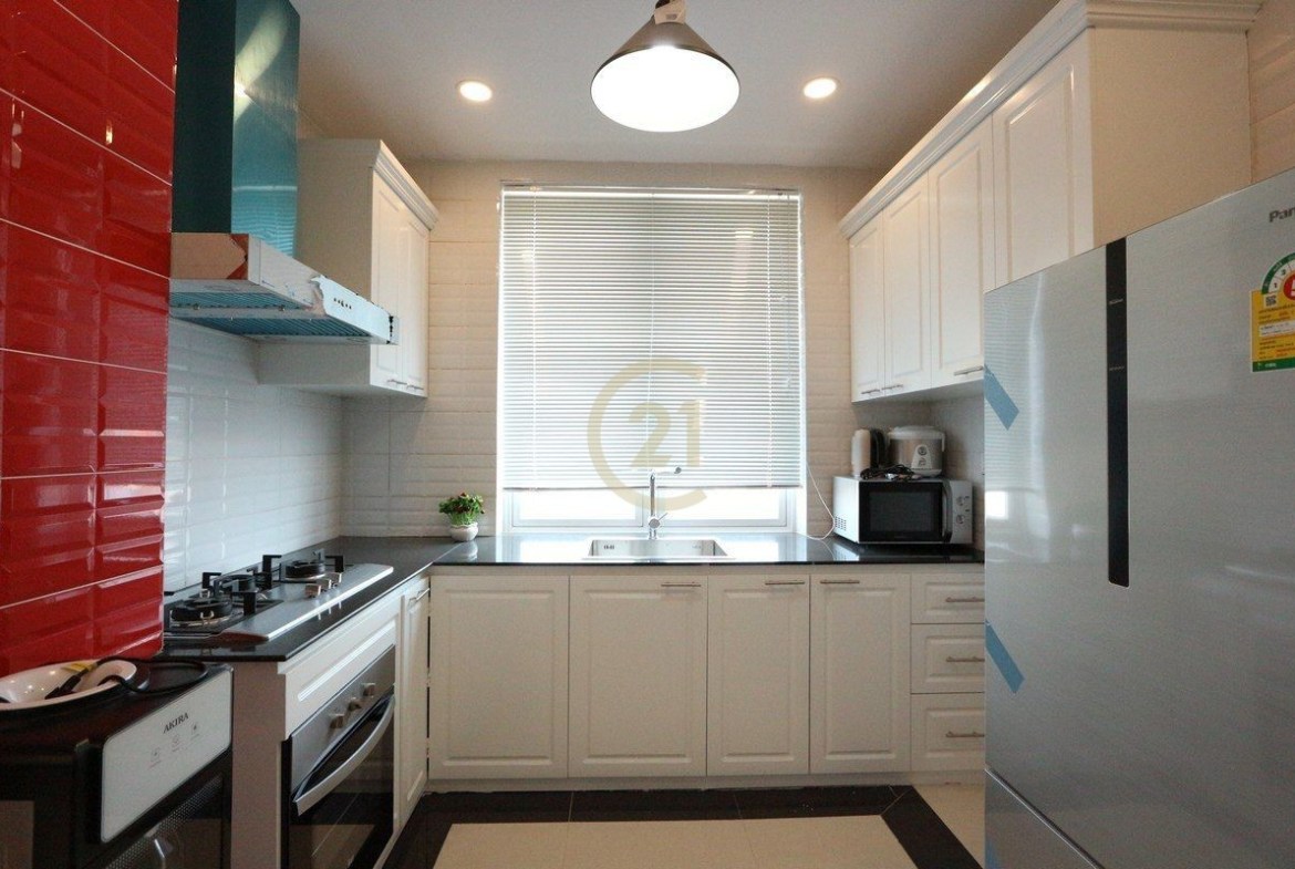 Three bedroom available in BKK1