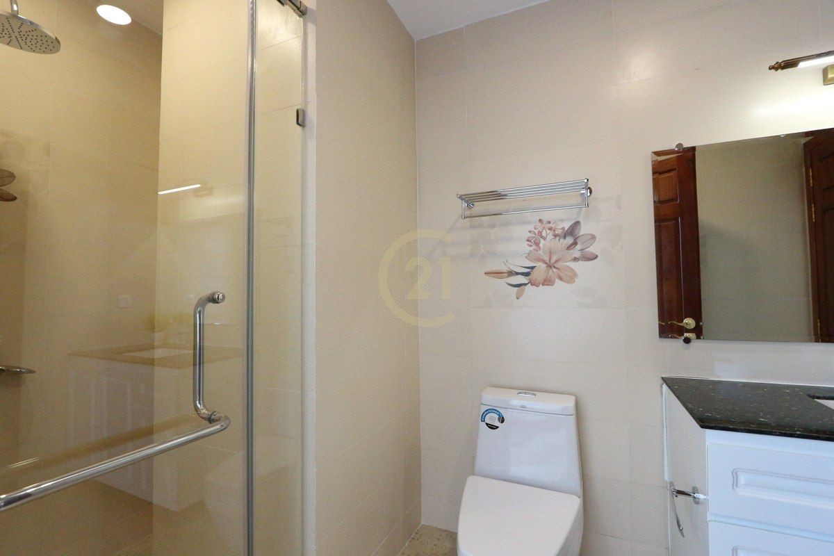 Three bedroom available in BKK1