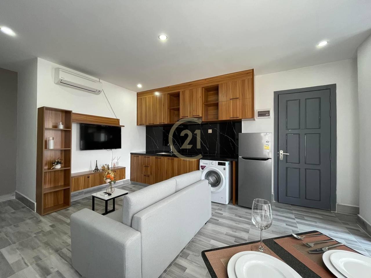 Luxury One bedroom for rent near Russian market