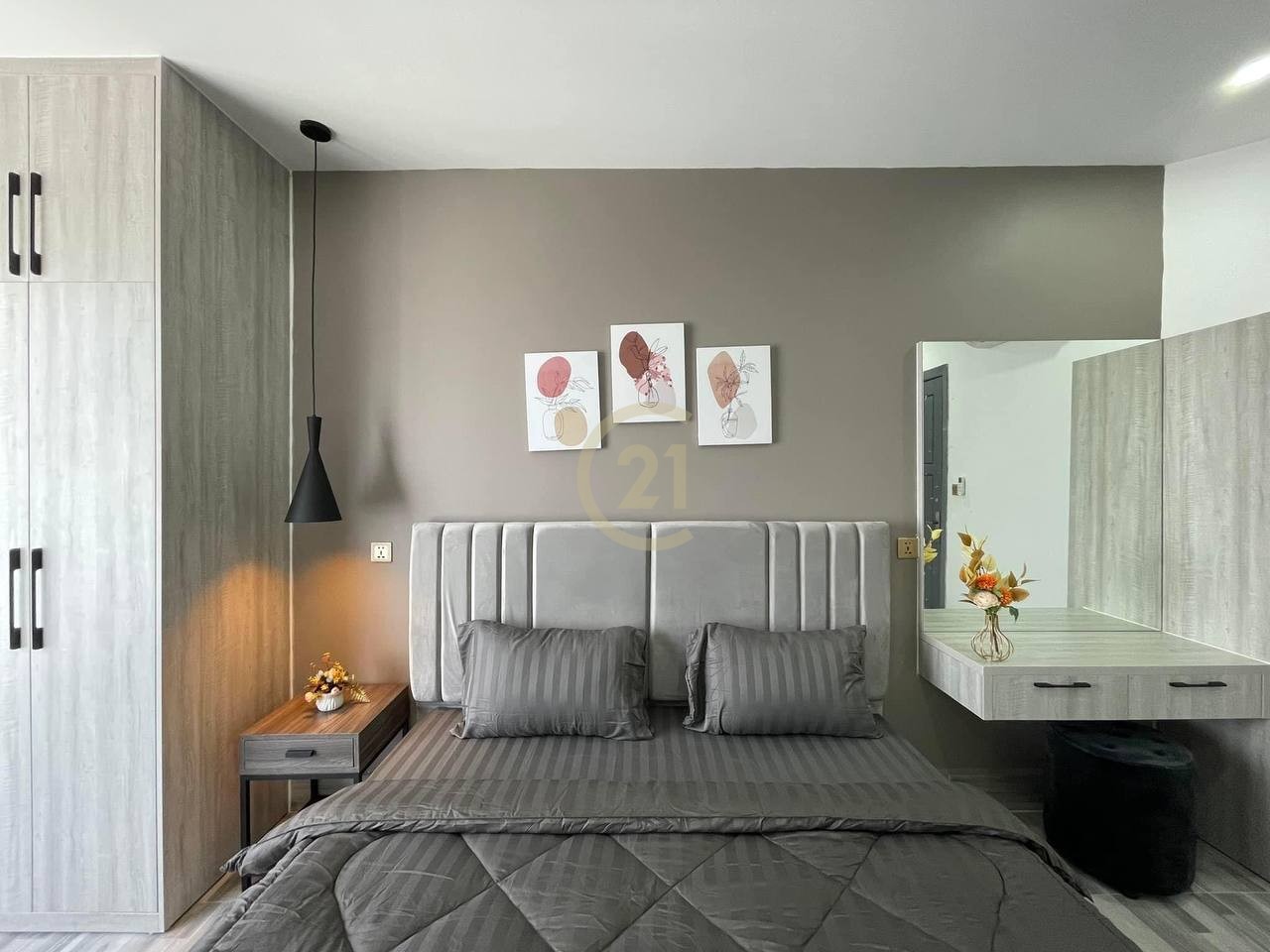 Luxury One bedroom for rent near Russian market