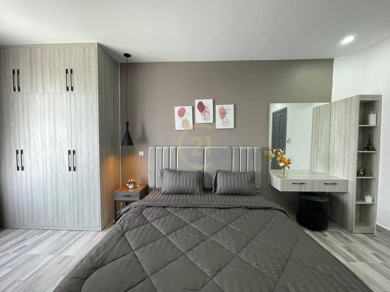 Luxury One bedroom for rent near Russian market