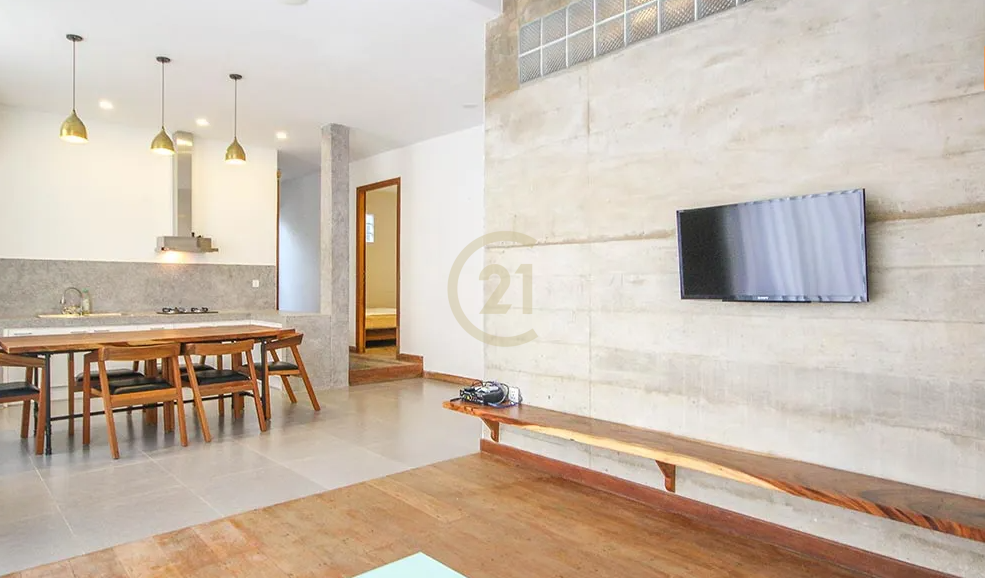 Nice Renovated 02BR for rent at BKK1