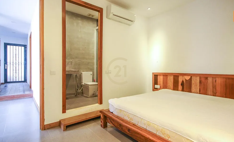 Nice Renovated 02BR for rent at BKK1