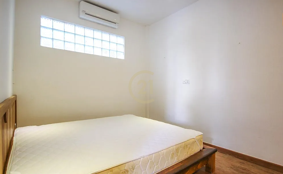 Nice Renovated 02BR for rent at BKK1