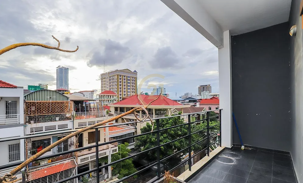 Nice Renovated 01BR for rent at BKK3