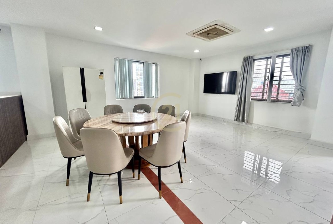 Pent House For Rent At Psar Derm Thkov
