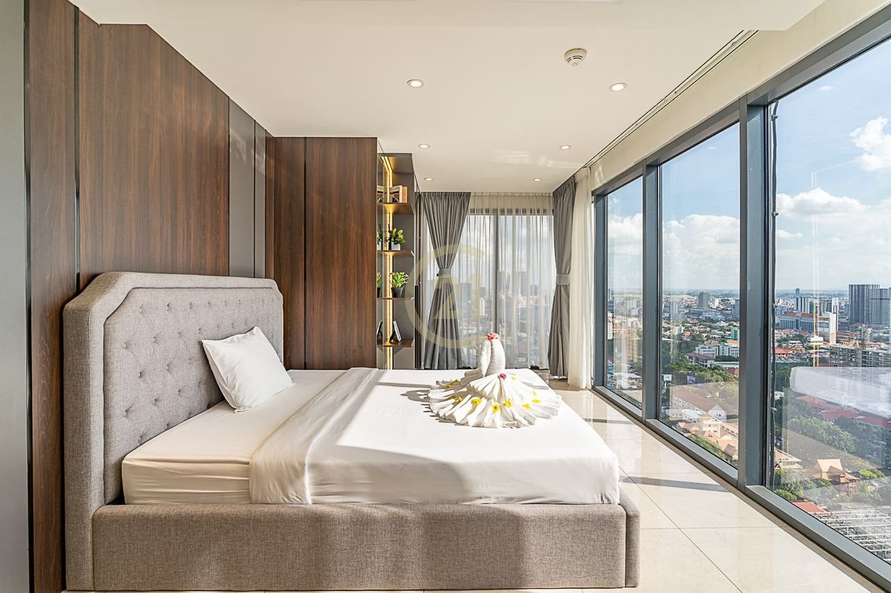3 Bedroom For Rent At Tonle Bassac