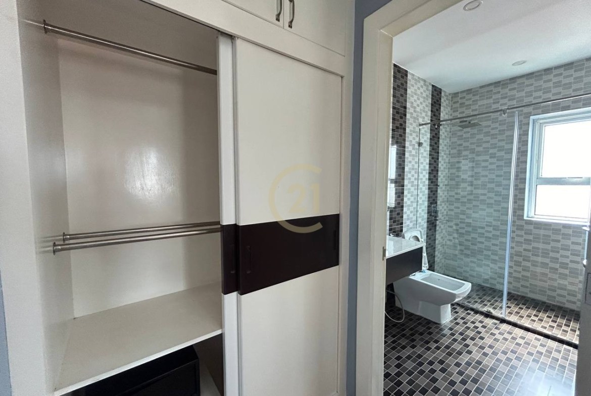 2 Bedroom For Rent At Psar Derm Thkov