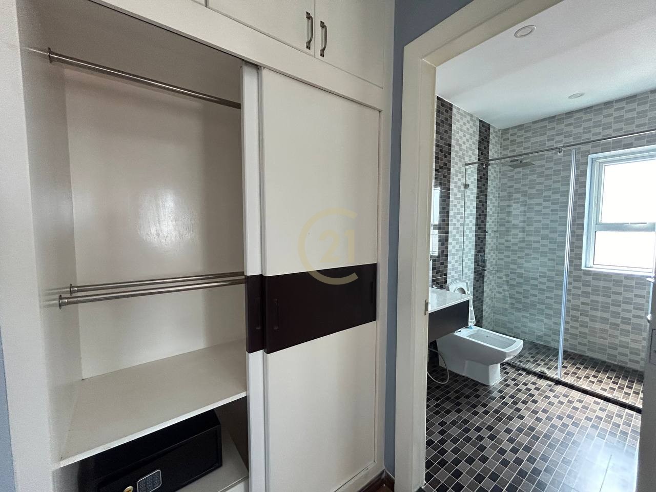 2 Bedroom For Rent At Psar Derm Thkov