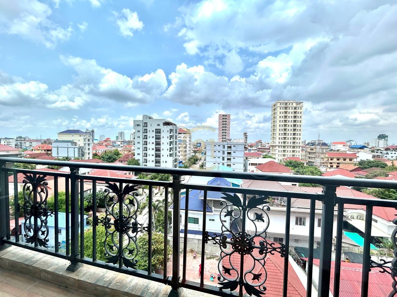 2 Bedroom For Rent At Psar Derm Thkov