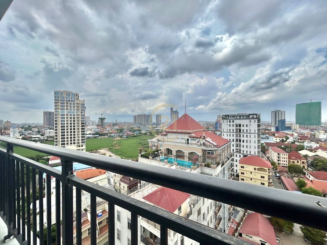 Pent House For Rent At Psar Derm Thkov