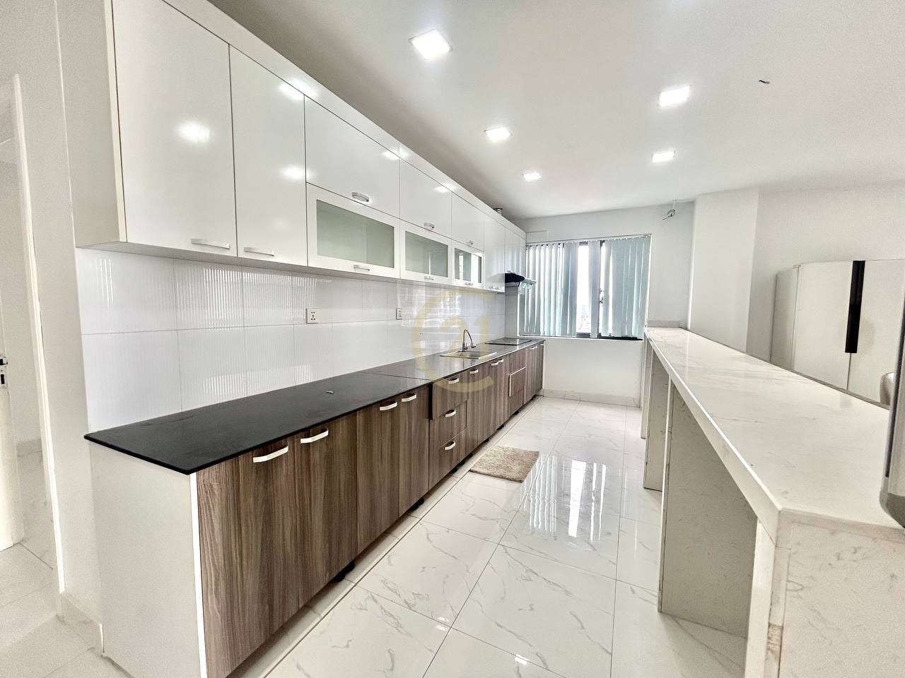 Pent House For Rent At Psar Derm Thkov