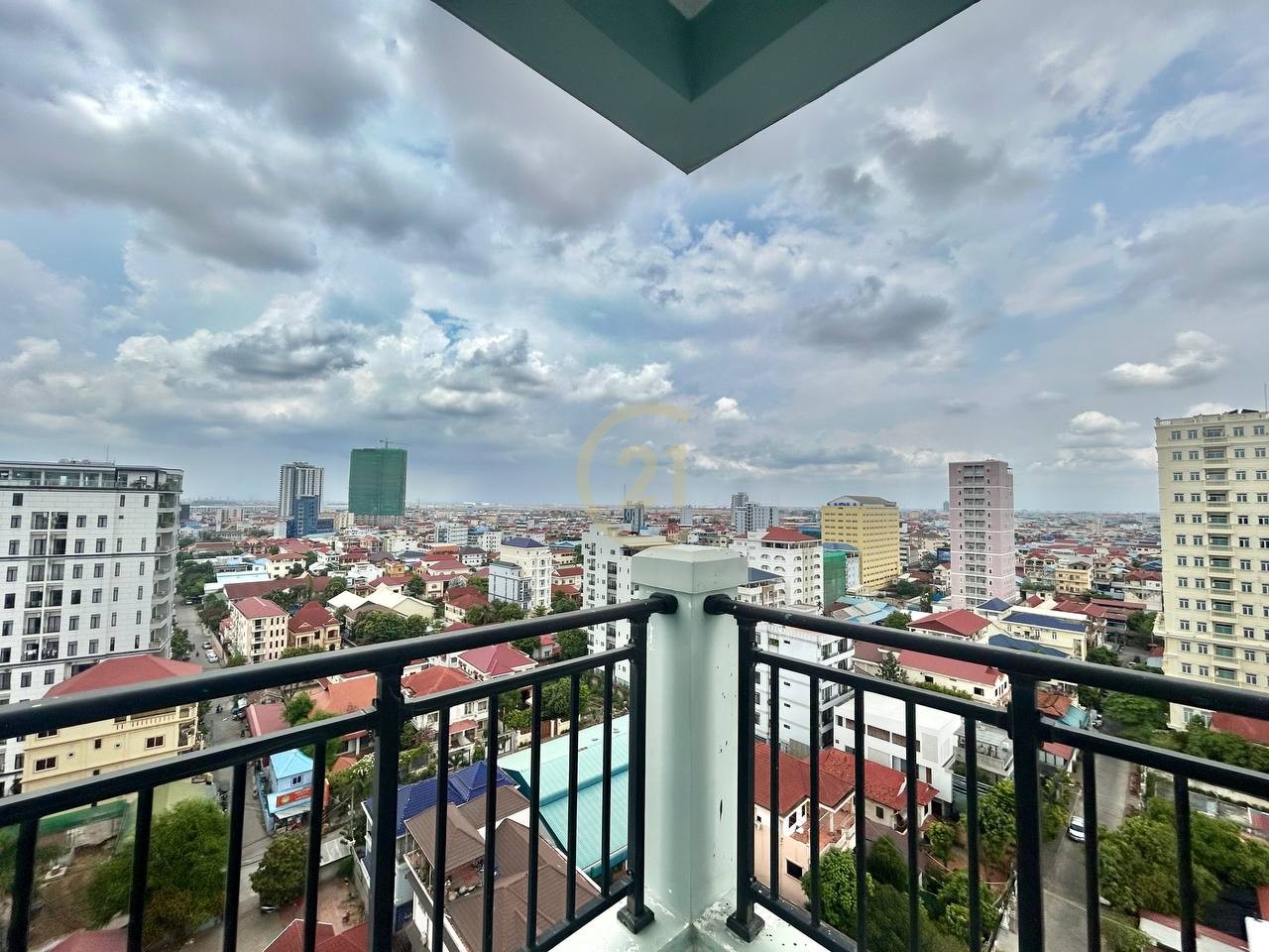 Pent House For Rent At Psar Derm Thkov