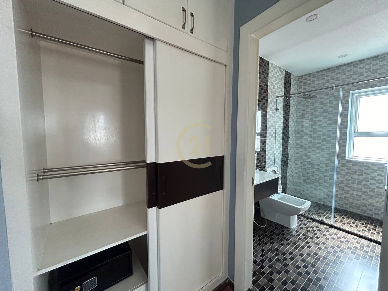 2 Bedroom For Rent At Psar Derm Thkov