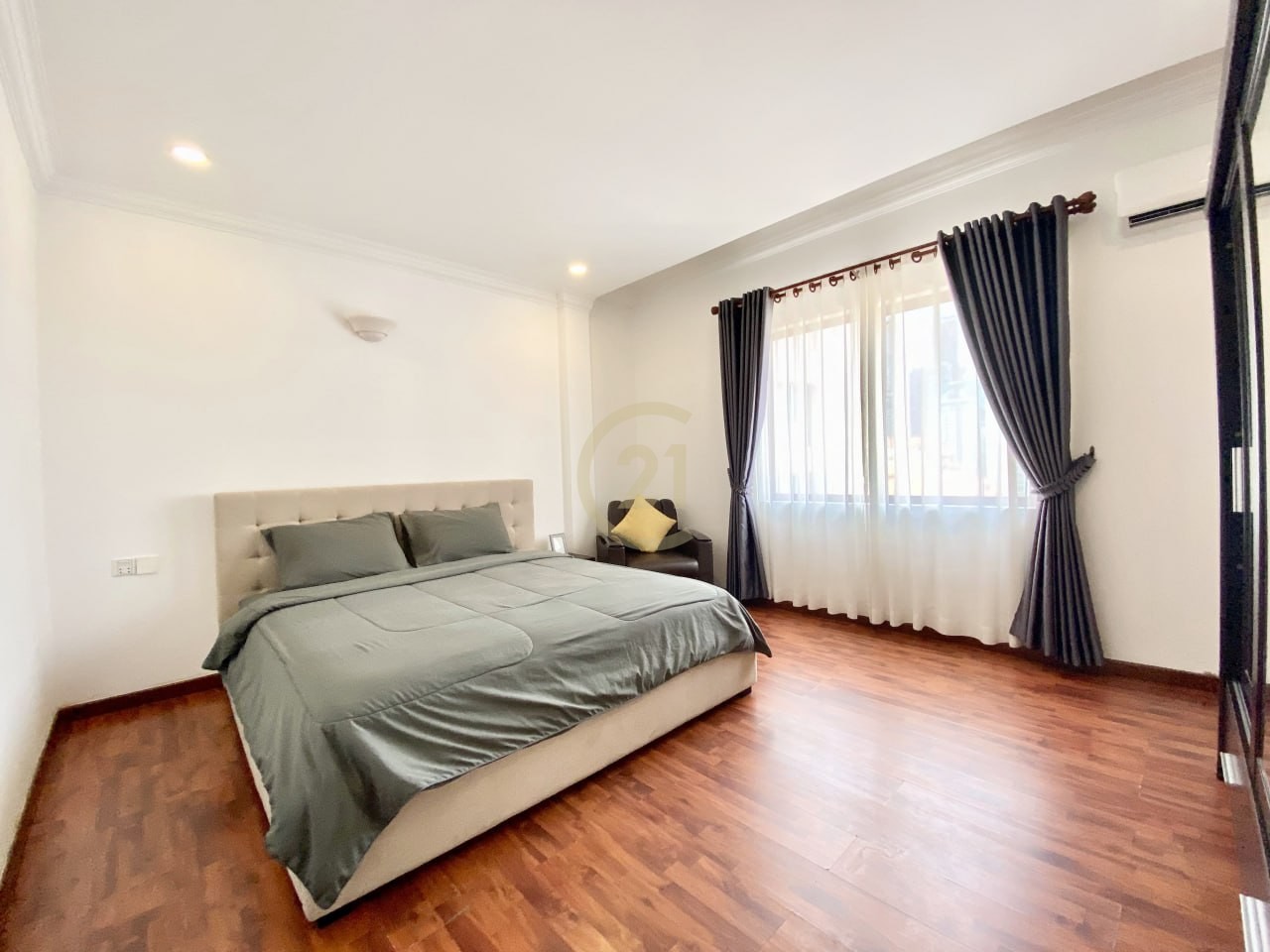 CLASSIC THREE BEDROOM FOR RENT