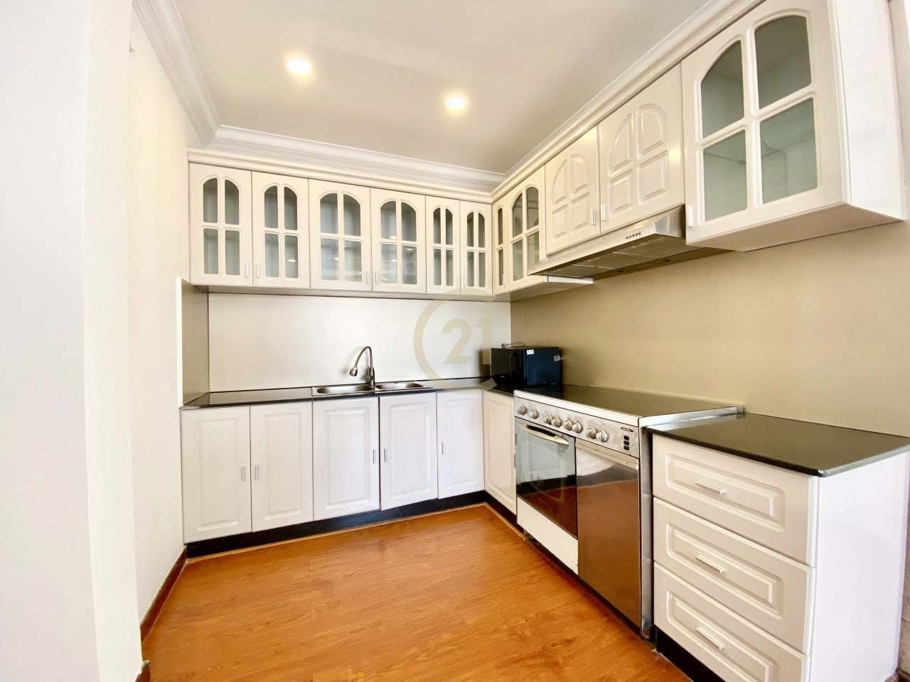 CLASSIC THREE BEDROOM FOR RENT