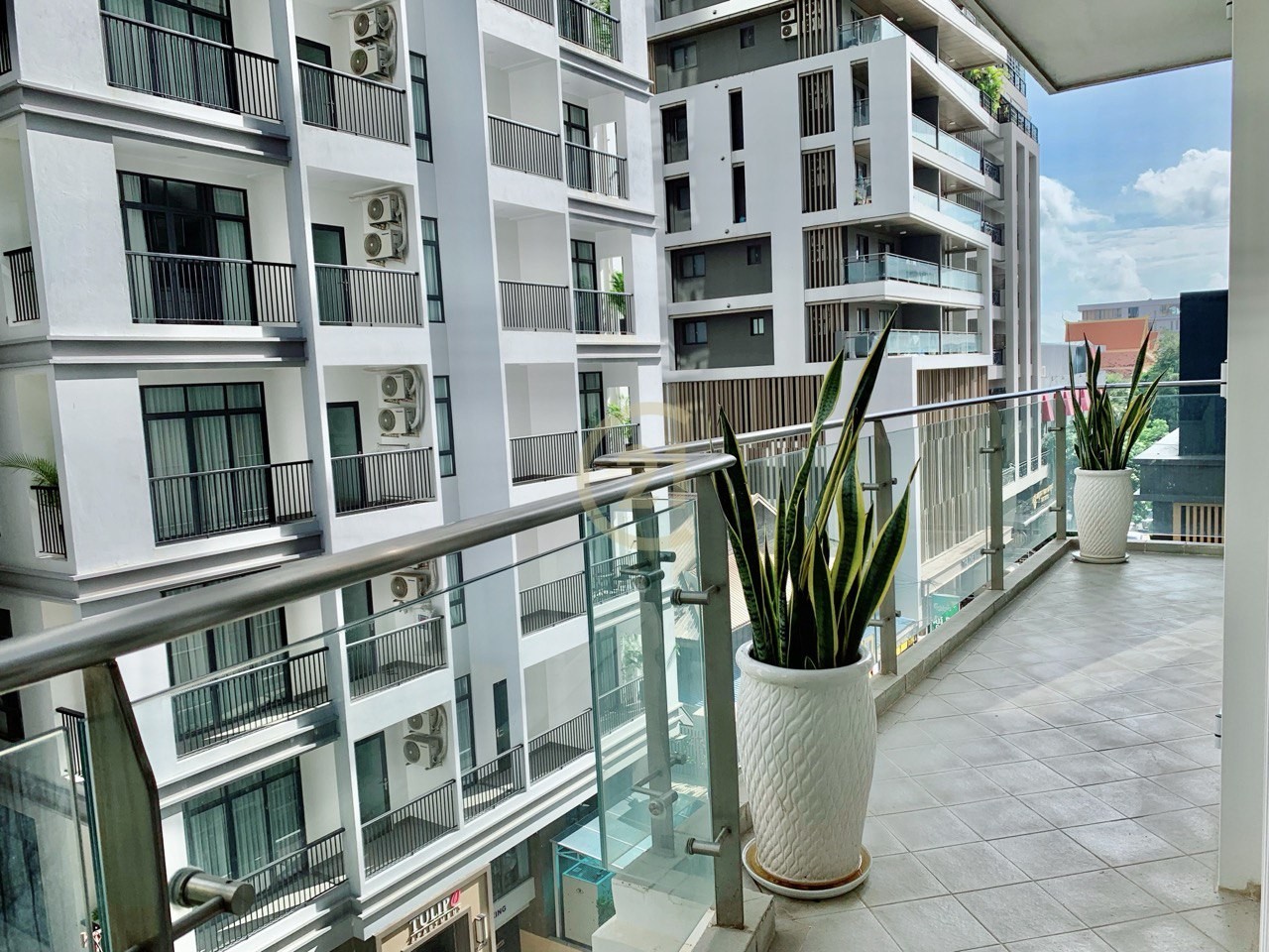 LUXERY TWO BEDROOM FOR RENT