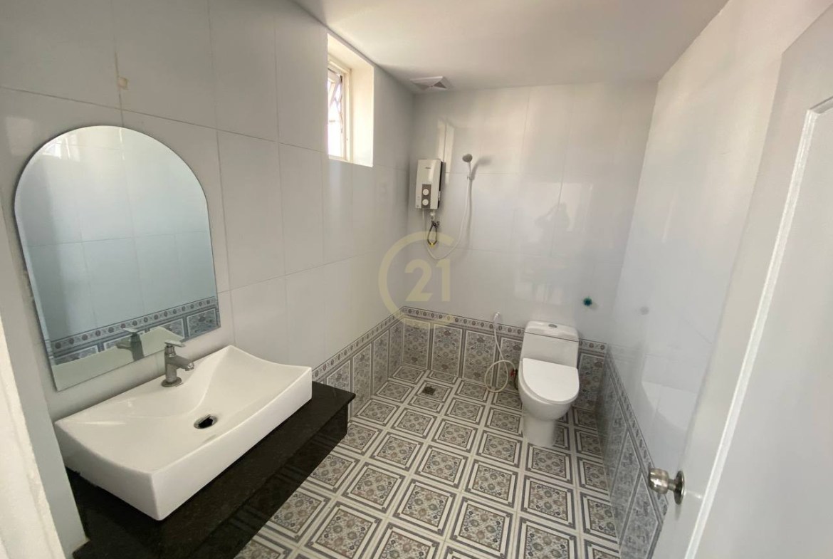 1 Bedroom Apartment For Rent At Toul Tom Pong