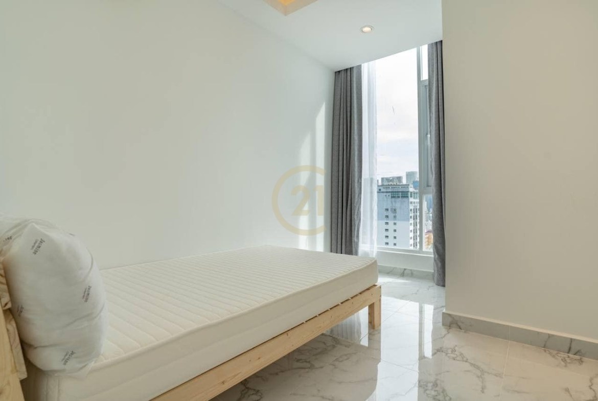 Luxury 2 Bedroom Condo For Rent At BKK1