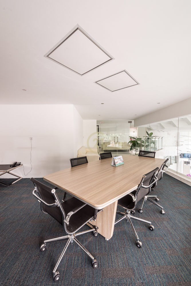Luxury 2 Bedroom Apartment For Rent At BKK1