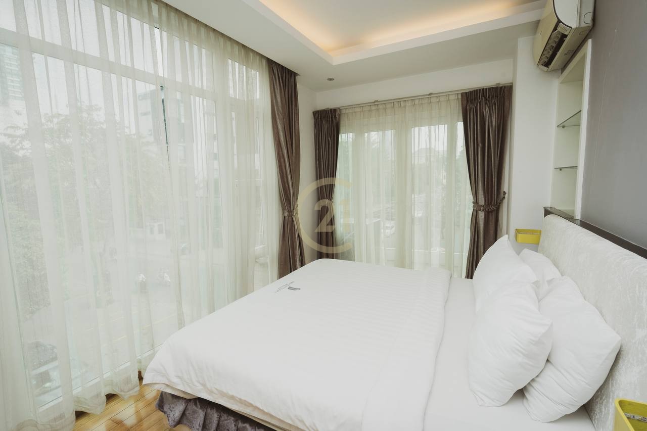 Luxury 2 Bedroom Apartment For Rent At BKK1