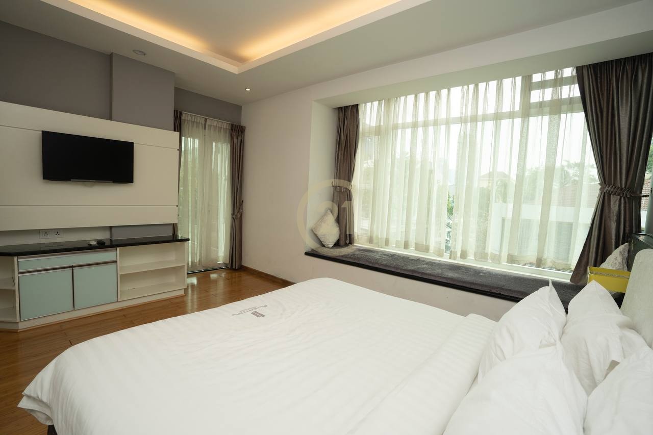 Luxury 2 Bedroom Apartment For Rent At BKK1
