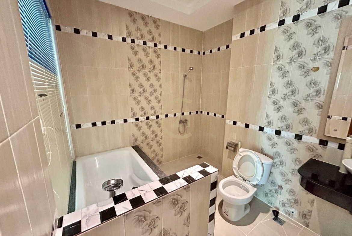 2 Bedroom For Rent At Psar Derm Thkov