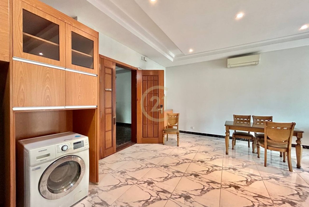 2 Bedroom For Rent At Psar Derm Thkov